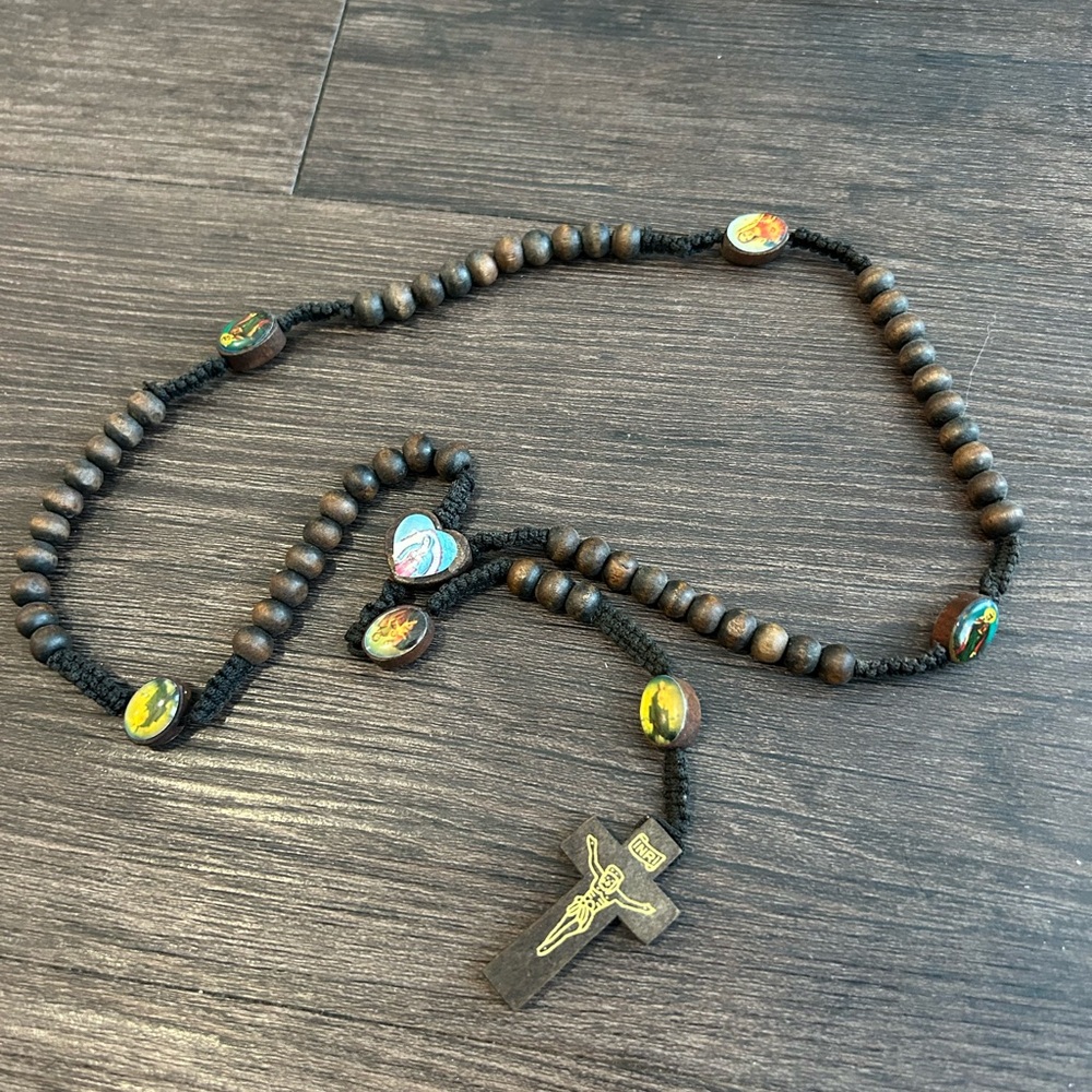 Elegant Beaded Necklace with Brown and Multicolor Accents